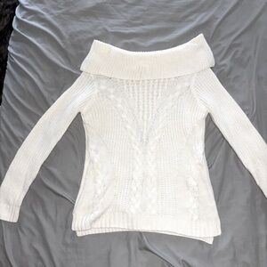 Size: Medium
Maurices
Color: White 
Chunky Knit sweater